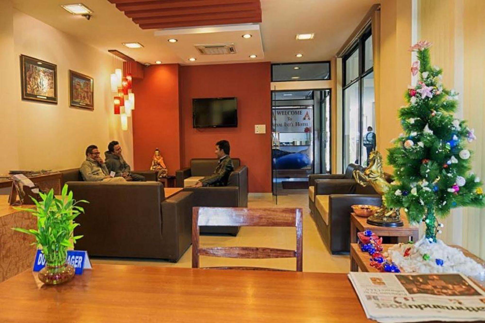 Aryal International Hotel カトマンズ エクステリア 写真