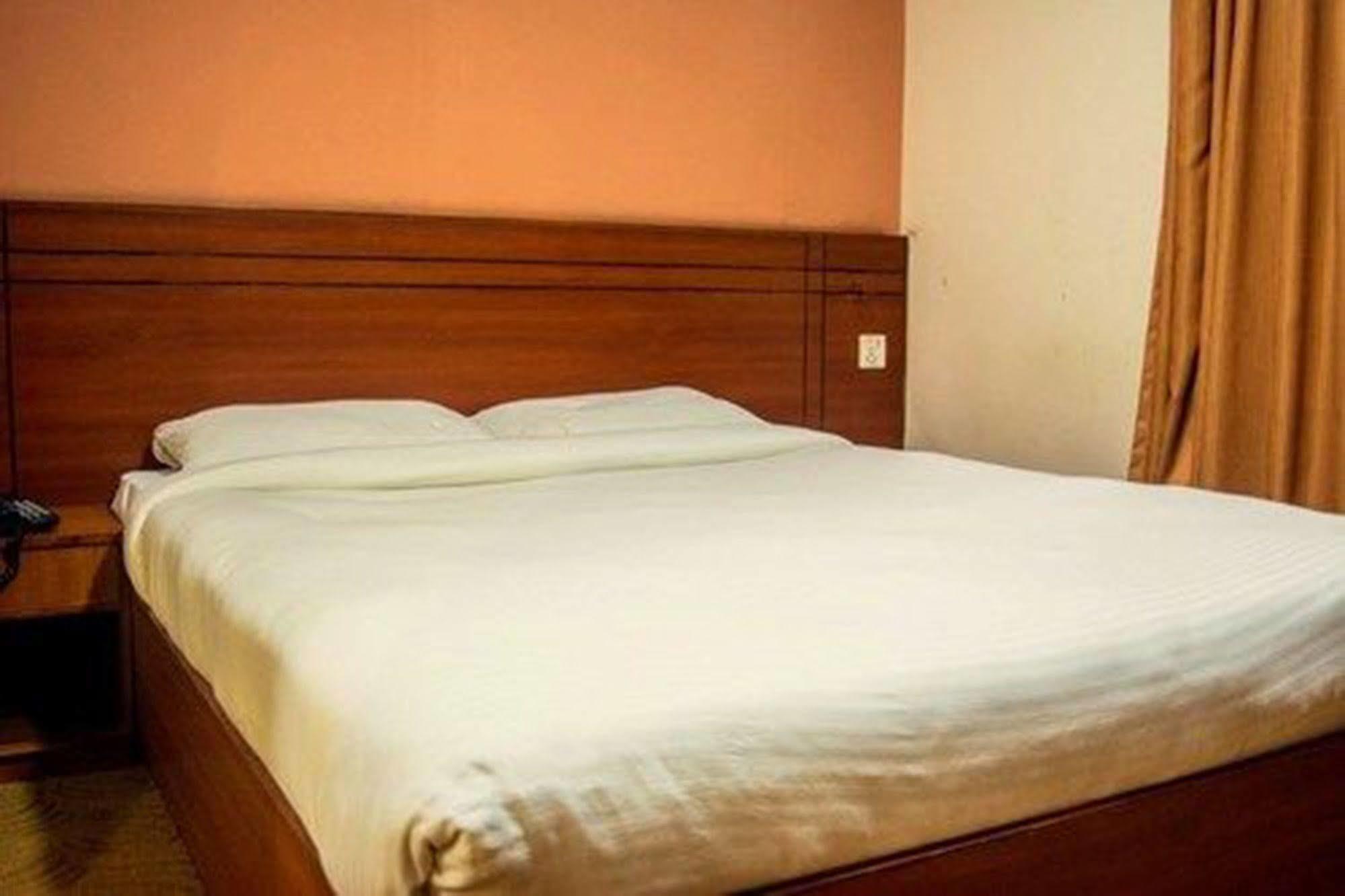 Aryal International Hotel カトマンズ エクステリア 写真